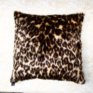 Leopard Print Fluff Cushion Cover, Great Fun Fabric Soft Decorative Sofa Fits 18 x 18 Cushion