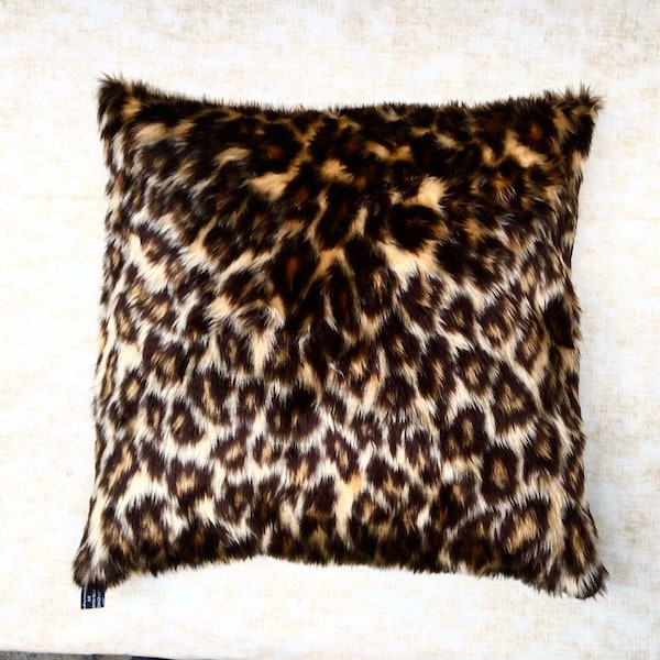 Housse de coussin en peluche à imprimé léopard, canapé décoratif doux en tissu très amusant pouvant accueillir un coussin de 18 x 18 x 18 po.