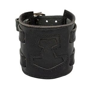 Tors hammare i äkta läder, brett armband med handledsmanschett fäst med spänne, armband, armskydd, lajv, vikinga-keltisk biker
