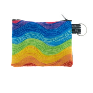 Gewelltes Regenbogen Design ~ Handgemachte Geldbörse ~ 100% Baumwolle ideal für Geldkarten Münzen Ideales Geschenk ~ Peace Pride