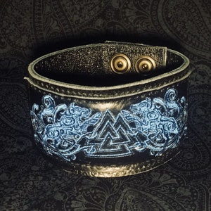 Wide Real Leather Wristband Embroidered with a Valknut & Lion Design Wrist Cuff Bracelet Arm Protector Viking Norse Thor Nordic Celtic Biker