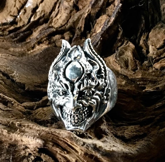 私たちの悪魔のリングの素晴らしいディテール。925スターリング 