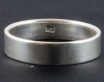 Wedding Band Ring .925 solid sterling silver. Simple understated silver band ring