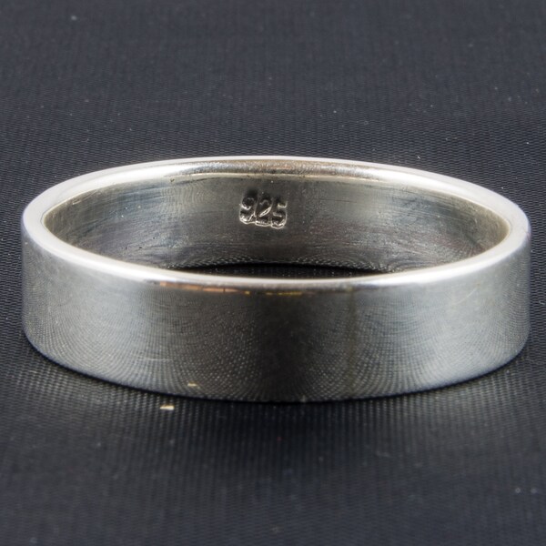 Wedding Band Ring .925 solid sterling silver. Simple understated silver band ring