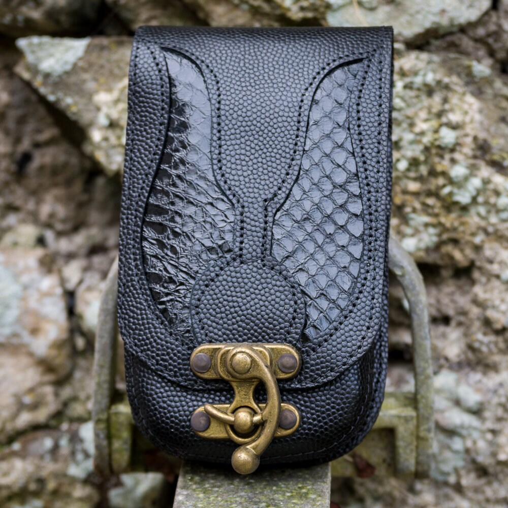 Custodia per cellulare in vera pelle e pelle di serpente con ali d'angelo, passante per cintura, chiusura in bronzo, steampunk, larp, regalo per lui, regalo per lei - Italia