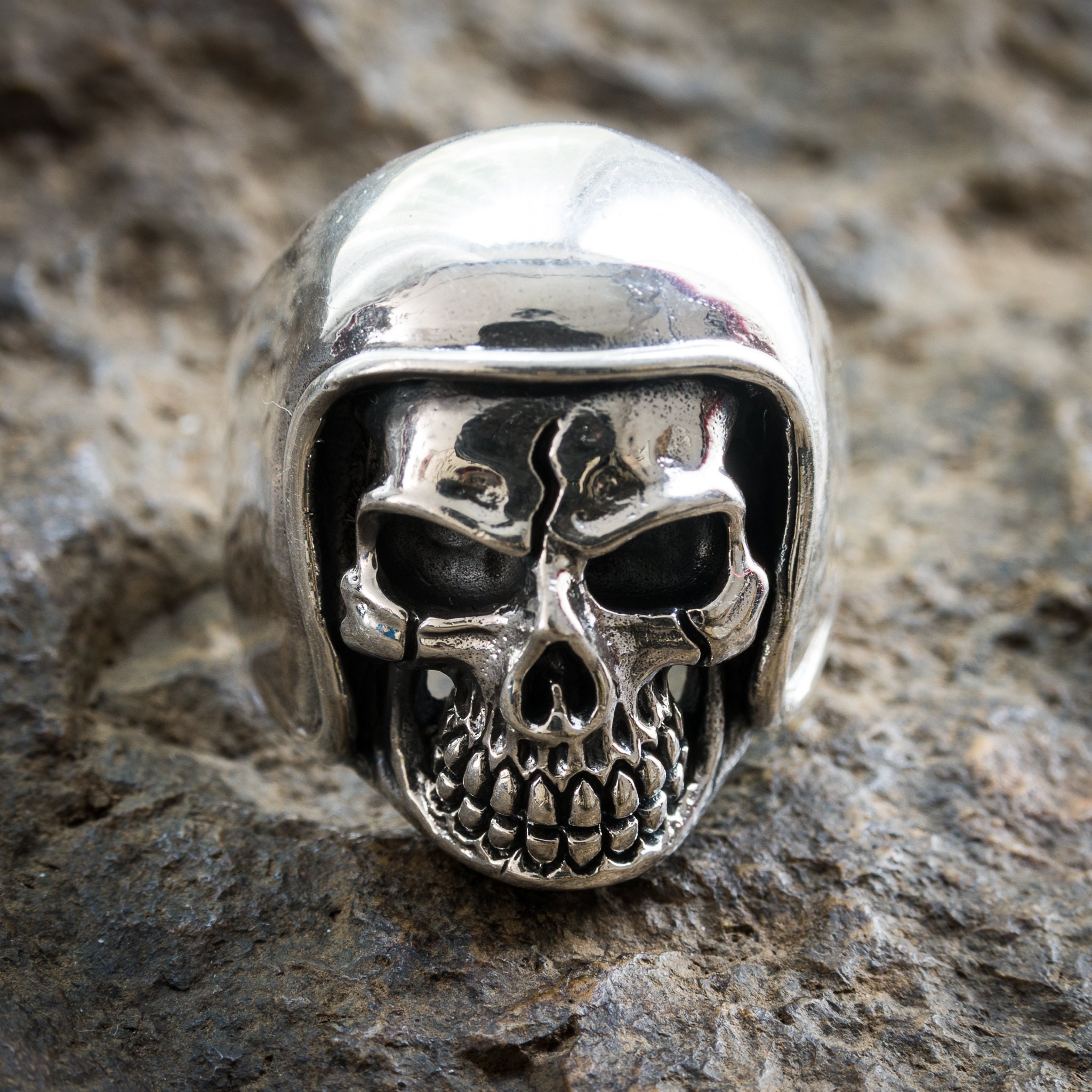 【LOOT】MAD of Viking 925 / 18K skull ring LOOT】MAD of Viking 925 / 18K skull ring