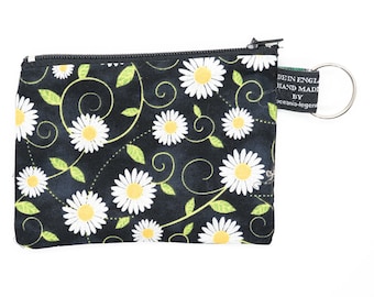 Pretty Daisy Design ~ Handmade  Purse ~ 100% Cotton great for cash cards coins Ideal Gift ~ Floral, Flowers, Daisies, Daisy Chain