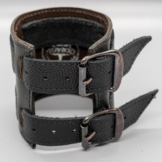 Iron Cross Real Leather & Faux Snakeskin Wide Wristband  display picture 3