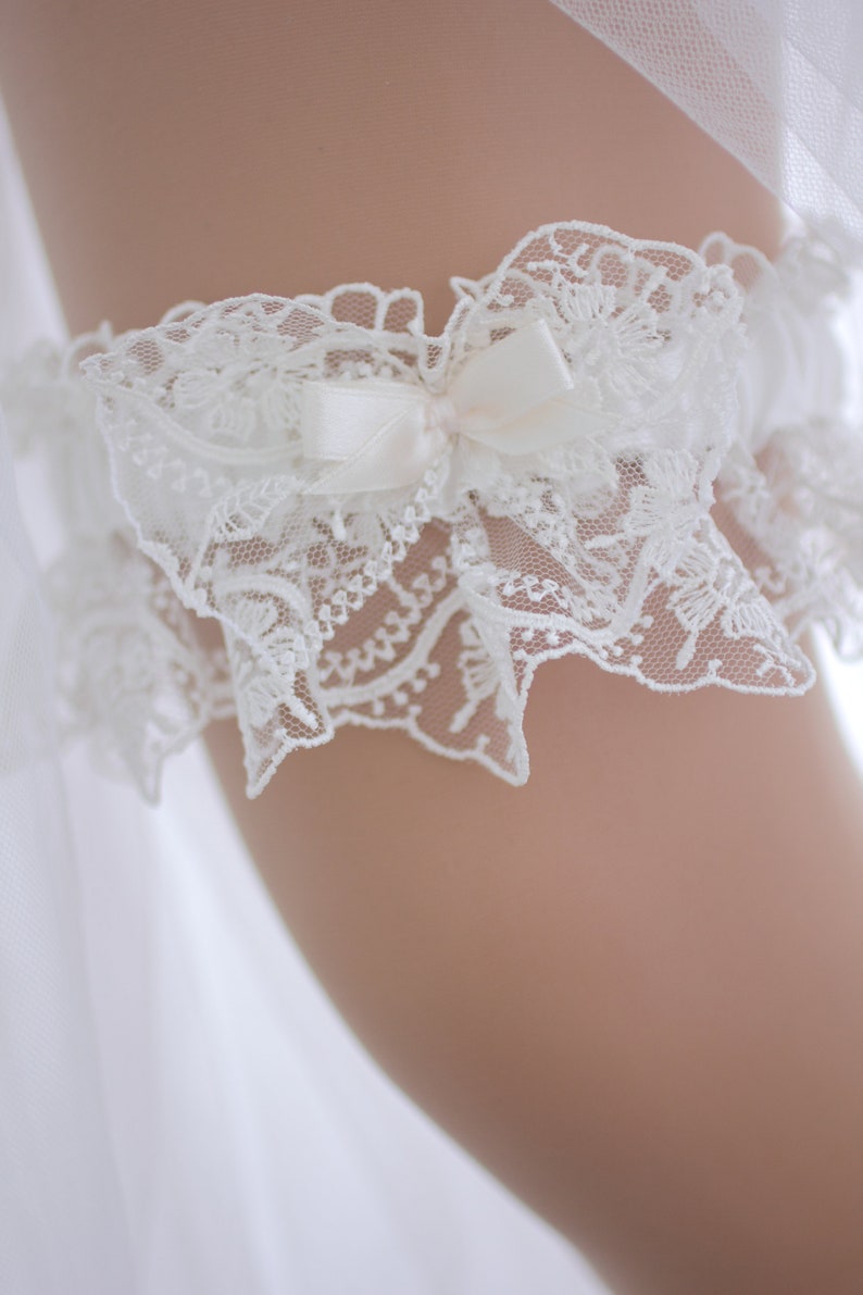 Garters for Wedding Beaded Bridal Garter Garter Set Ivory Lace Wedding Garter Garter Wedding Garter Belt White Wedding Garter