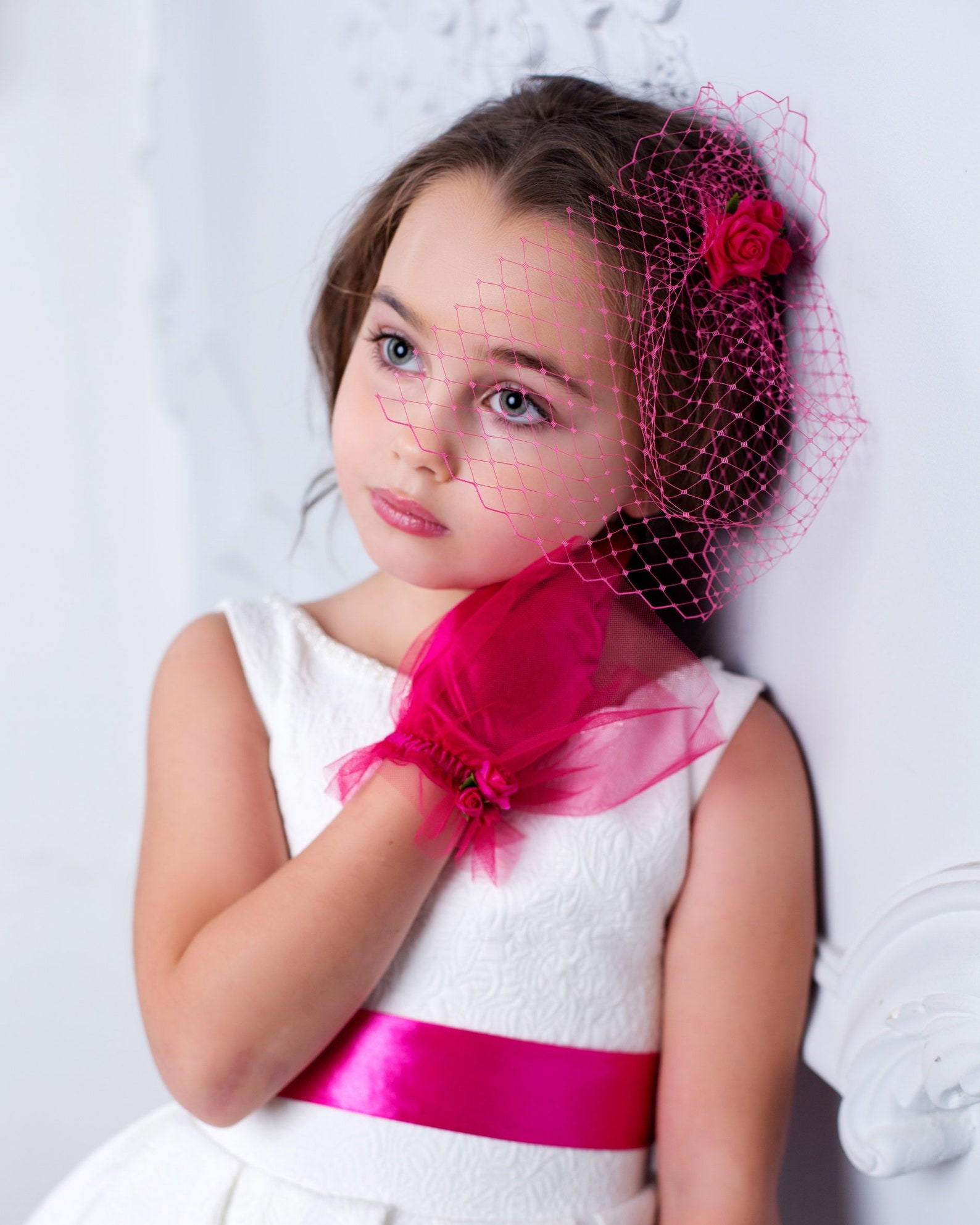 Flower headpiece for girl Erin fuschia roses imagen 0 