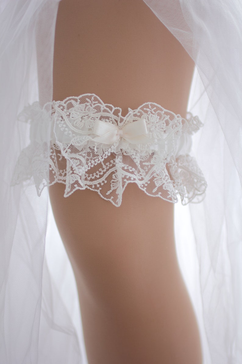 Garters for Wedding Beaded Bridal Garter Garter Set Ivory Lace Wedding Garter Garter Wedding Garter Belt White Wedding Garter