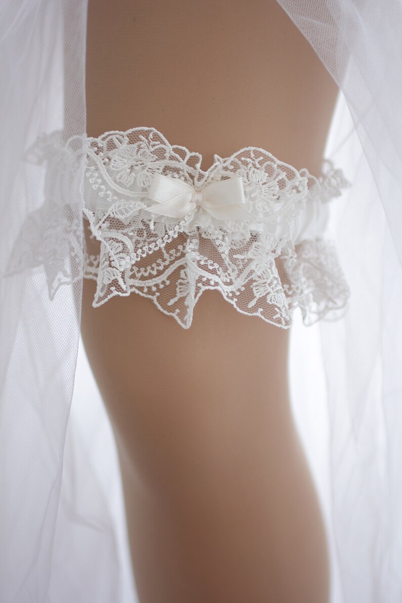 Garters for Wedding Beaded Bridal Garter Garter Set Ivory Lace Wedding Garter Garter Wedding Garter Belt White Wedding Garter