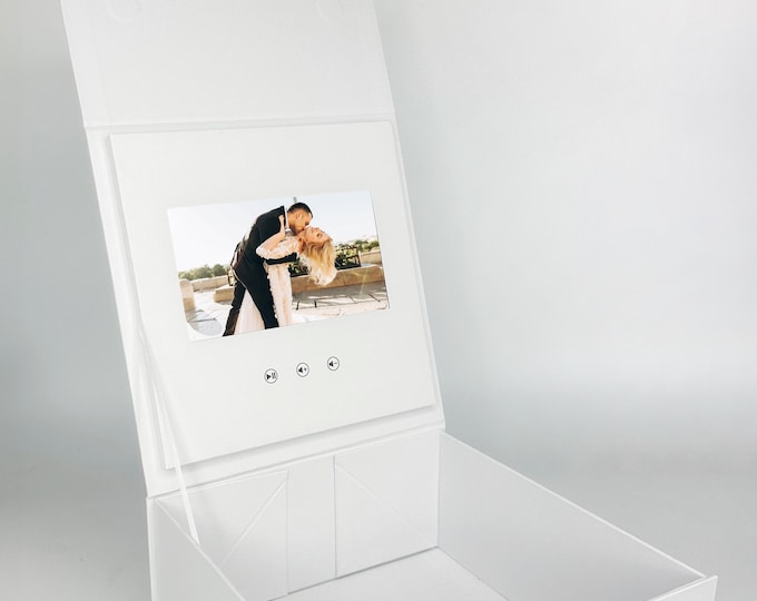 Personalized Video Memory Box - 7" IPS Screen, 4GB Memory - Upload Your Own Videos, Perfect Gifts for Weddings, Baby's First Year, Memorials