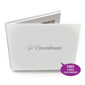 "Video-Buch mit ""In Erinnerung"" mit Silberfolie auf dem Cover." 7 "IPS Video Brochure, Hard Backed, laden Sie Ihre eigene hoch, 4 GB Speicher - 4 Stunden Laufzeit.