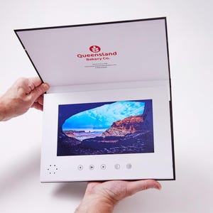 Personalisierte beschreibbare Video Broschüre - 10 ""HD Bildschirm - Individuell gedruckt - Hardcover - 4gb (4 Stunden Spielzeit)"