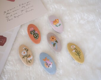 Handgemaakte geborduurde bloemenhaarspeldjes – stoffen drukknopen voor meisjes en volwassenen | Op vintage geïnspireerde haaraccessoires