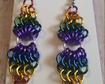 Arco iris dangly chainmaille pendientes LGBT Orgullo