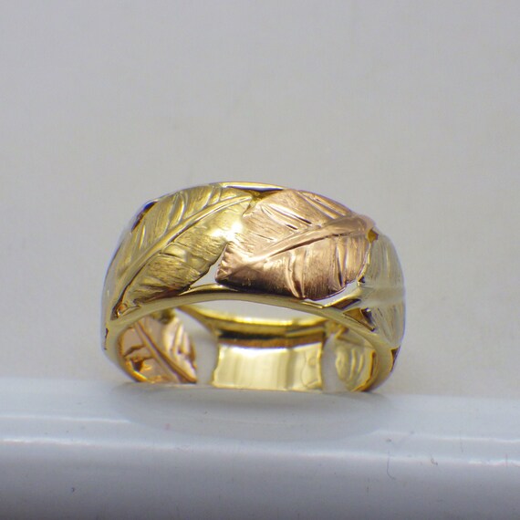 leaf design gold ring
