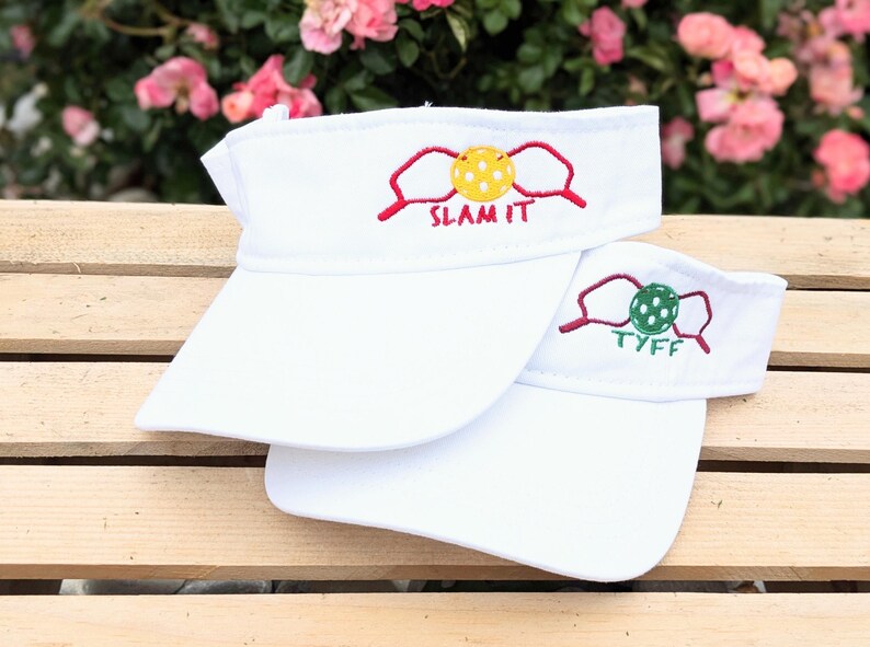 Visera para raqueta de pickleball: texto de monograma con nombre opcional, gorra personalizada del equipo bordada, blanca + regalo imagen 4
