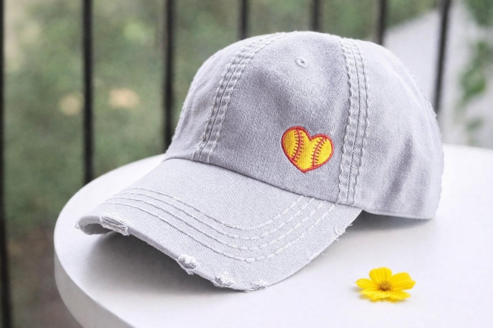 Women\'s Adjustable Cotton Baseball Cap with Embroidered Heart Design Lovely Heart Embroidery Hat | FIERCEPULSE main image 2