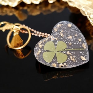 Real 4 Leaf Clover - Lucky Charm - Lucky Keychain - Good Luck - Mixed Gift Real Natural Clover - Happiness Gift