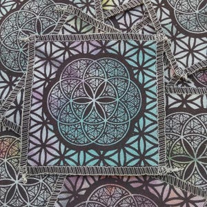 Patch Flor da Vida: Serigrafia em Tecido Tie-Dye Reciclado