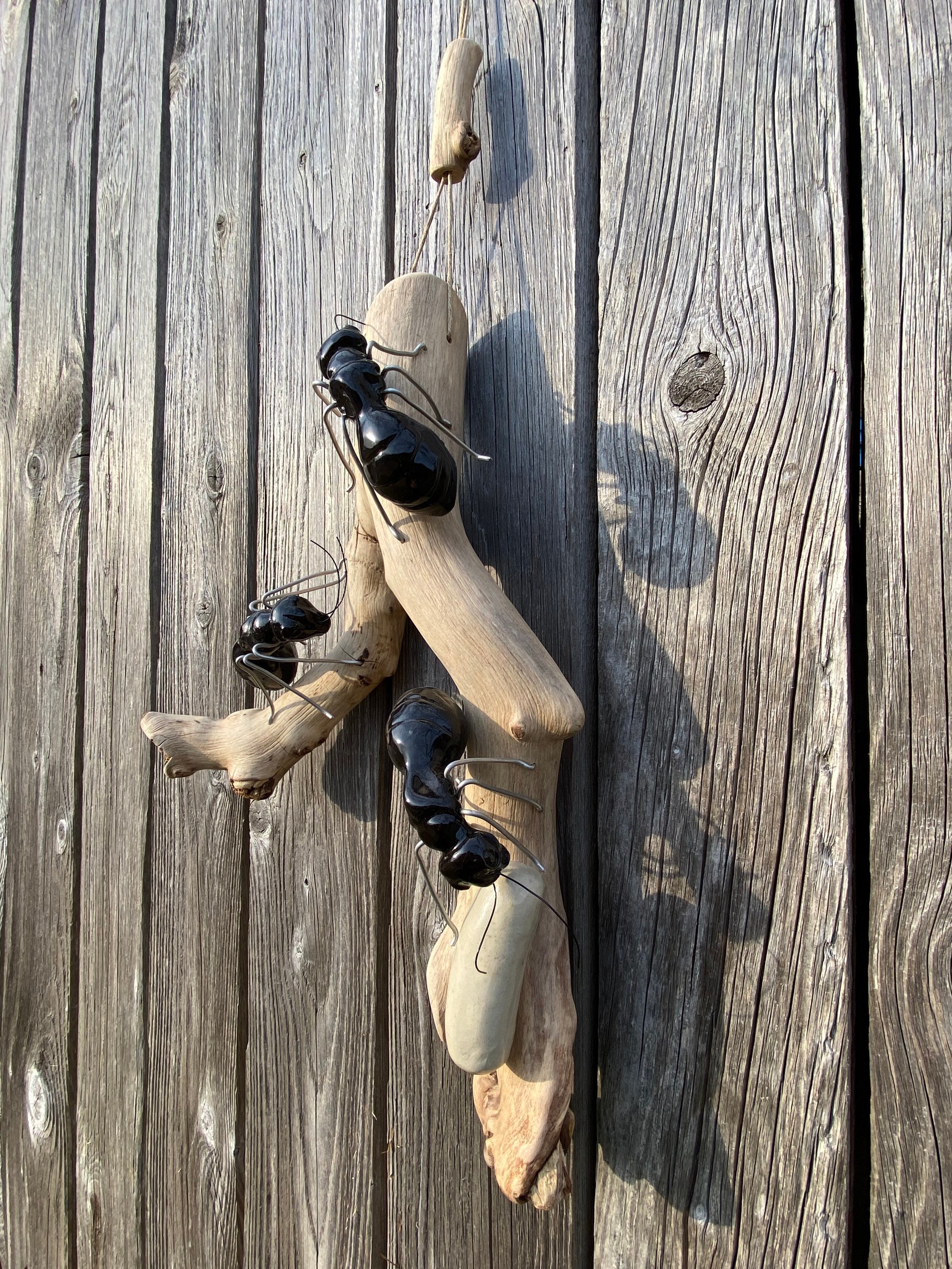 Fourmi en Grès à Suspendre - Décoration Originale