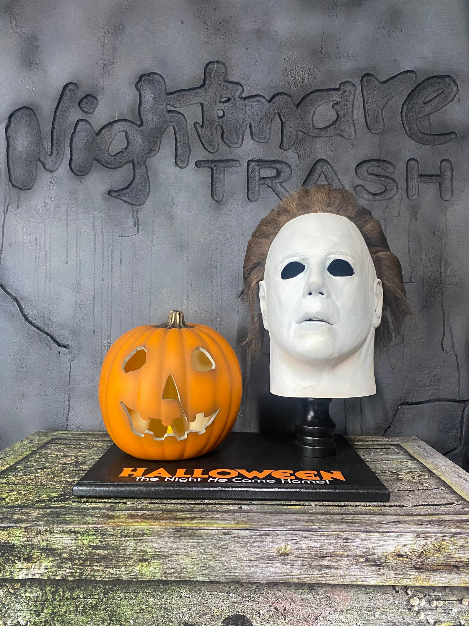 Halloween 1978 Michael Myers Mask Stand With Pumpkin Display Etsy