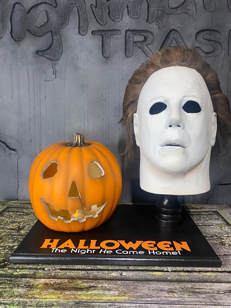 Halloween 1978 Michael Myers Mask Stand With Pumpkin Display Etsy