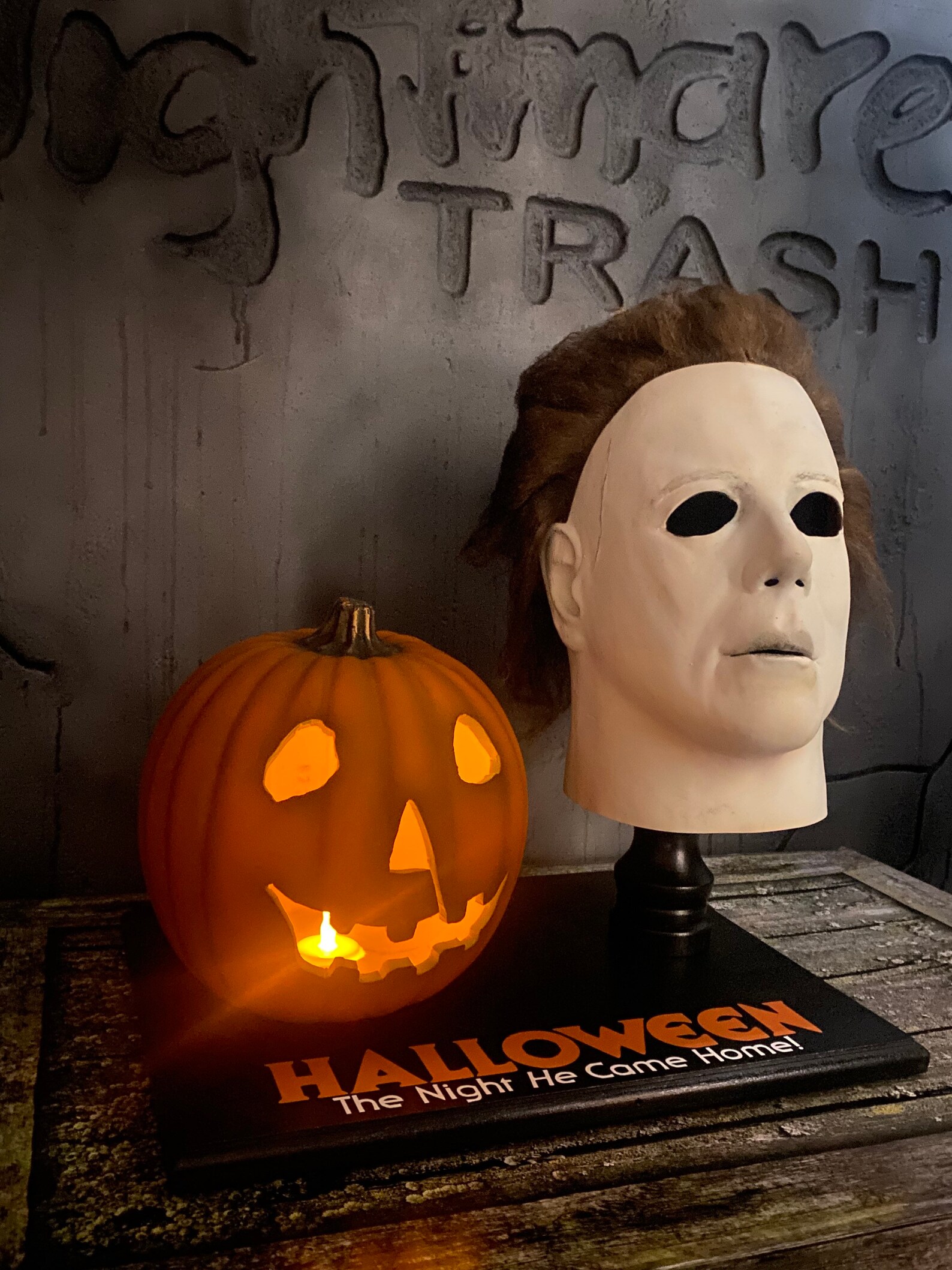 Halloween 1978 Michael Myers Mask Stand With Pumpkin Display Etsy