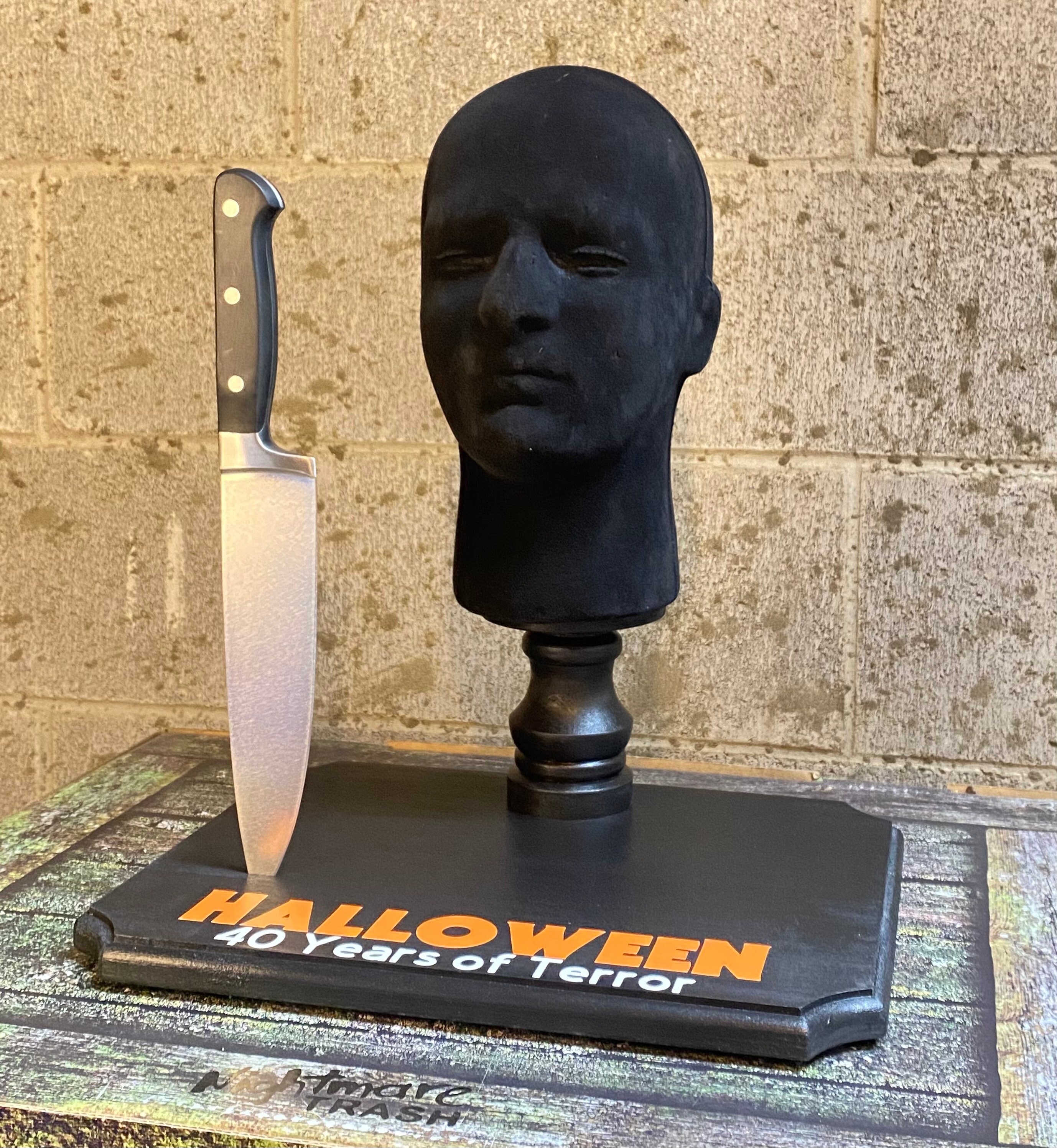 Halloween Ends Michael Myers Mask Stand Display Movie Prop Collectible