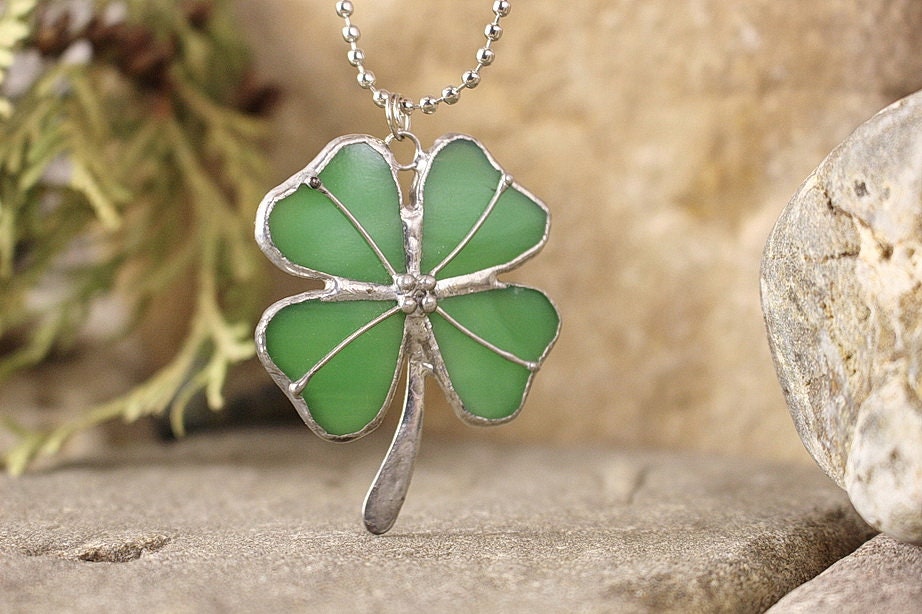 Silver four 2024 leaf clover pendant