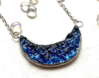 Regalo de San Valentín para su colgante de joyería espacial Colgante de vidrio Half Shiny Moon Colgante de luna creciente Colgante de joyería celestial Colgante de luna brillante