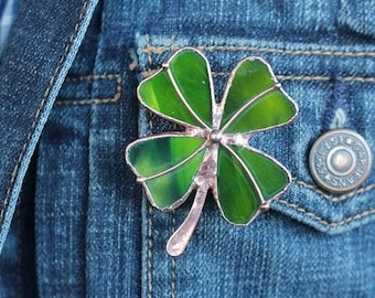 Four leaf clover brooch Green Shamrock St. Patrick's Day Lucky Clover Irish St Patricks day brooch Green Clover Celebration jewelry irish