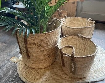 Plant Baskets with a Natural trim , Artificial plant holder, Natural basket, Woven Basket