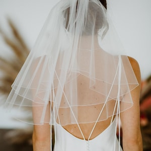 Shoulder Length Two Layer Wedding Veil With A Pencil Edge. Short Bridal veil. Vintage veil. Flyaway veil. Blusher veil - Charlie