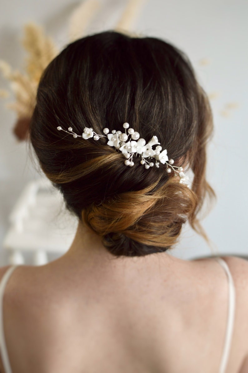 Flower bridal hair comb with pearls. wedding headpiece. porcelain hair accessory for brides. small pearl wedding hair comb hermione image 2