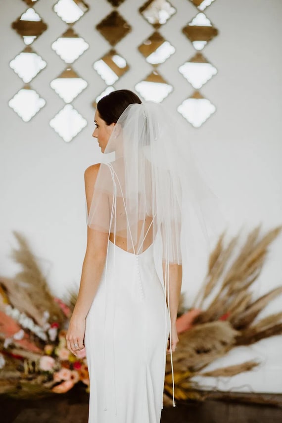 1960s Inspired Bouffant Wedding Veil – Short, Full, Flyaway Bridal