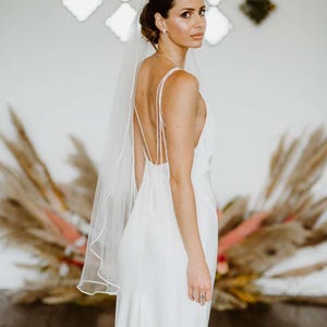 Fingertip Length Wedding Veil – One Layer Sheer Tulle Veil with Satin Ribbon Edge – Elegant Mid Length Bridal Veil in Ivory – Faith
