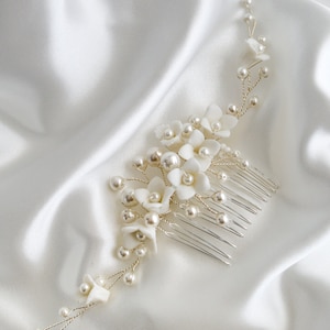 Flower bridal hair comb with pearls. wedding headpiece. porcelain hair accessory for brides. small pearl wedding hair comb hermione image 1