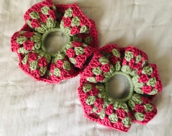 The Granny Stitch Scrunchie (CROCHET PATTERN)