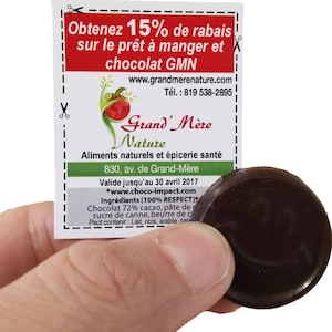 Bouchées de chocolat noir et au lait accompagnées d'un message personnalisé