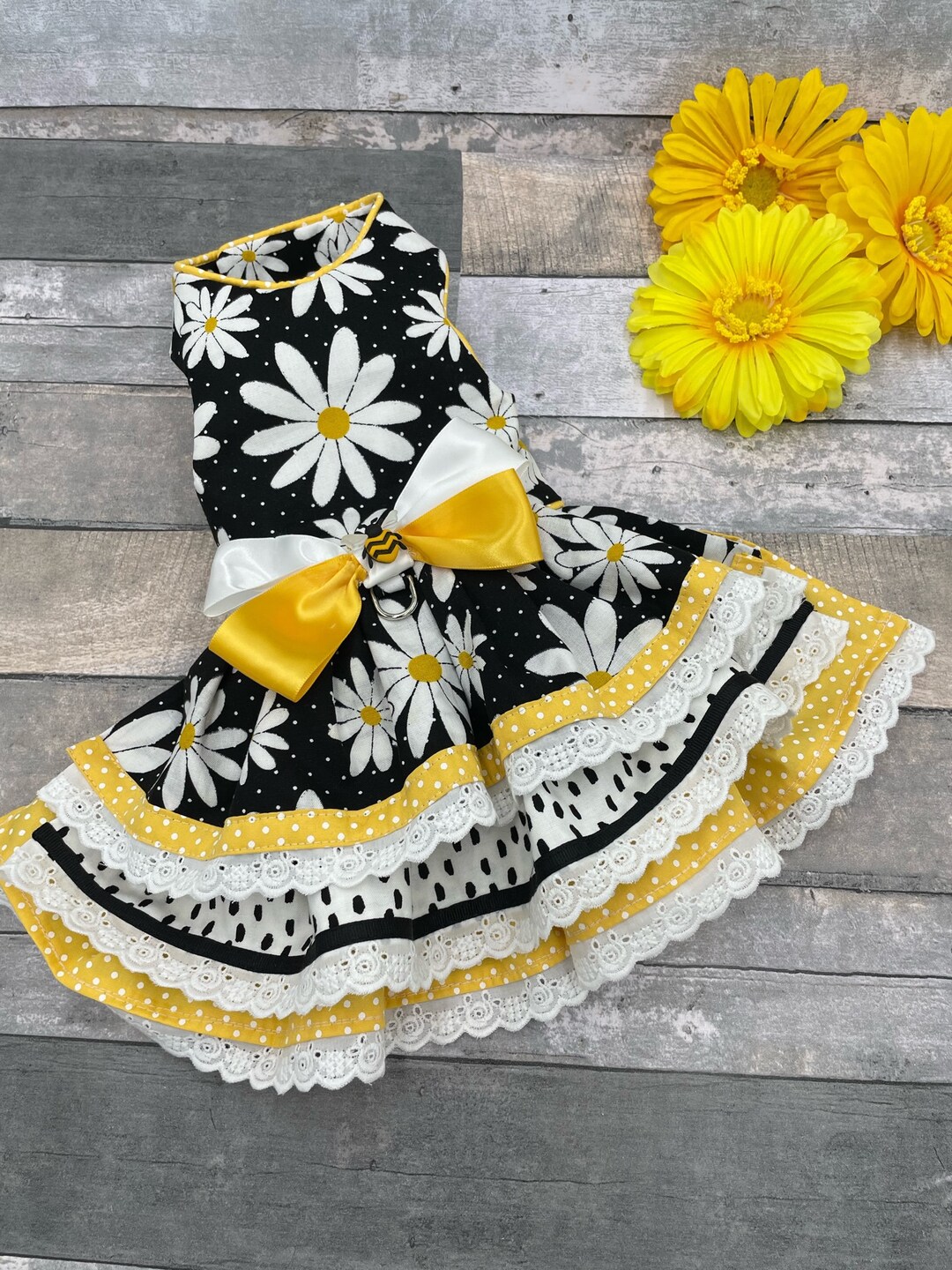 Black and White Daisy Dog Dress/black and White Spring Dog Dress