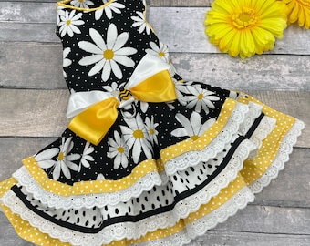 Black and White Daisy Dog Dress/Black and white Spring Dog Dress/Birthday Dog Dress/ Wedding Dog Dress/Special Occasion Dog Dress