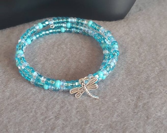 Blauwe wikkelarmband met zilveren libelaccent