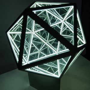 Icosahedron Sculpture - infinity Mirror Lamp - Mirror Reflection
