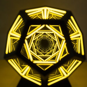 Dodecahedron Sculpture - infinity Mirror Lamp - Mirror Reflection -