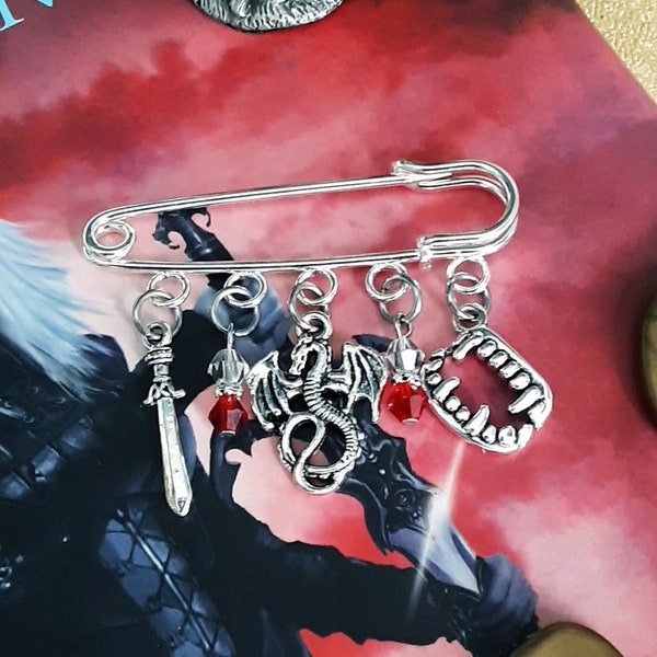 Manon Blackbeak The Thirteen Throne of Glass Inspired Charm/Kilt Pin