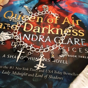 Heroes and Heroines Bracelets Throne of Glass Shadowhunters Crescent City Six of Crows Stalking Jack the Ripper ACOMAF Cruel Prince