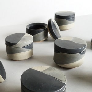 Salt Cellar with Lid, Salt Pig, Concrete Salt Cellar, Modern Minimalist Pinch Bowl, Salt Box, Salt Keeper